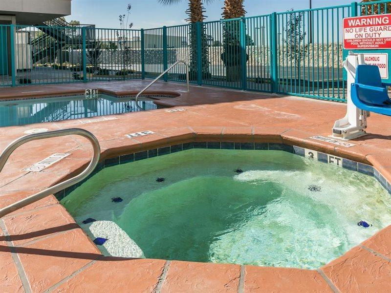 Ramada By Wyndham 3*