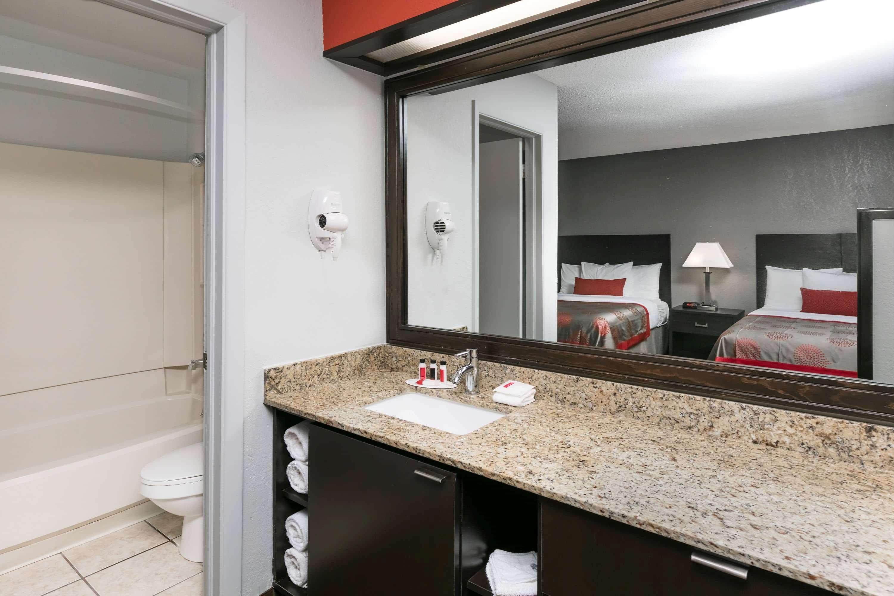 Hotel Ramada By Wyndham 3*