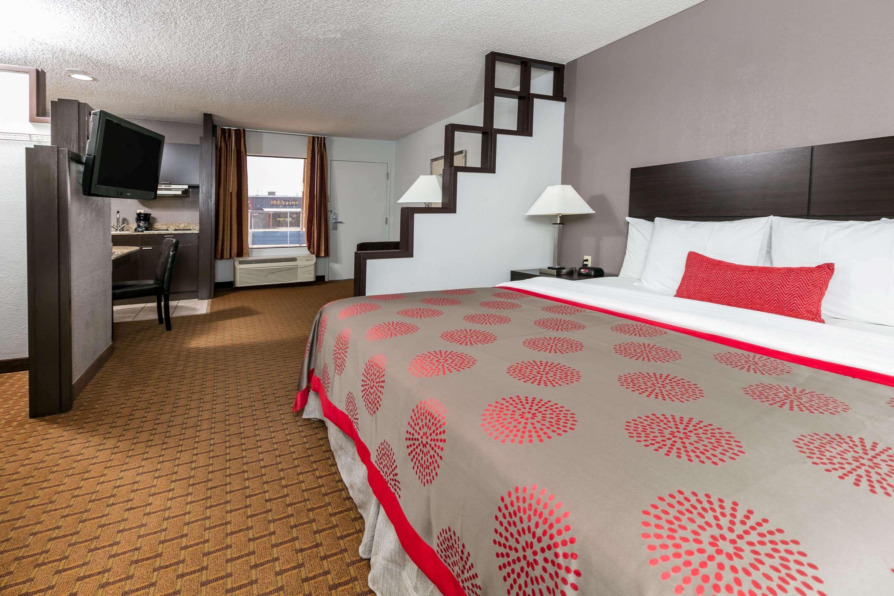 Ramada By Wyndham Hotel El Paso