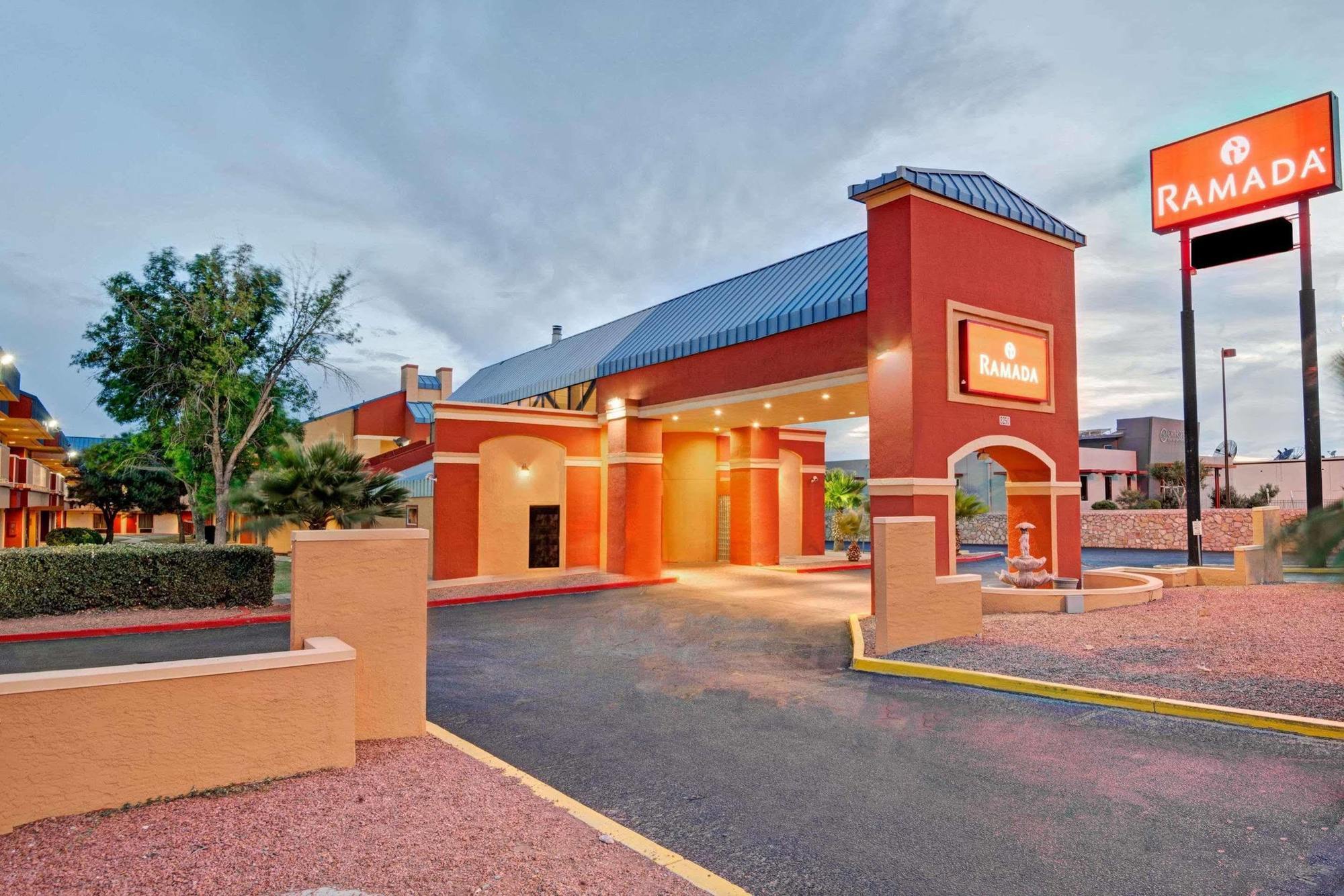 Ramada By Wyndham Hotel El Paso